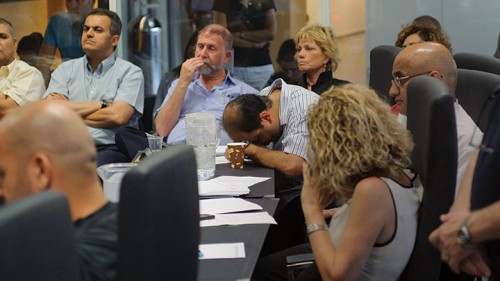 ישיבת מועצת העיר בנושא מאבק המכולות, יולי 2013