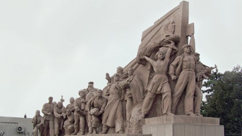 האנדרטה לגיבורי העם הסיני בכיכר טייאננמן (צילום: טיים אאוט)