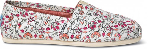 נוחות מקסימלית. נעלי Toms (צילום: אסף רייז)