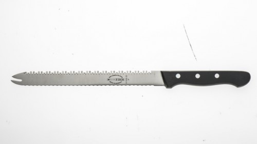סכין לקפואים תוצרת DICK. צילום: איליה מלניקוב