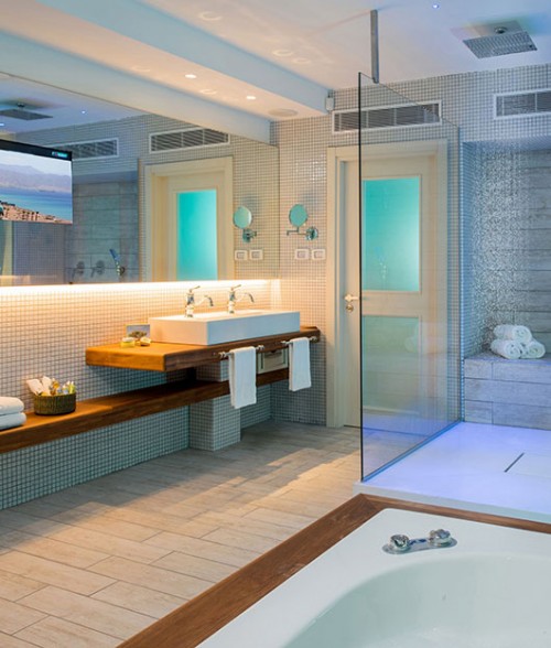 חדר אמבטיה חדר גשם מלו הרודס ויטאליס. צילום: יח"צ