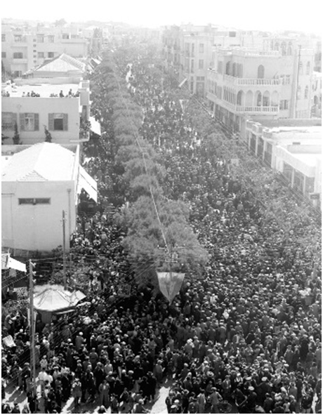 העדלידע ברחוב הרצל בתל אביב – 1934, מתוך האתר”תל אביב שלי – האתר לתולדות תל אביב”, אילן שחורי.