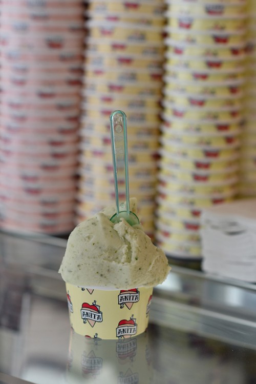 גלידת ערק לימון באניטה (צילום: בן קלמר)