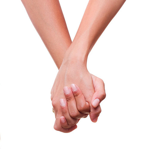 לסביות, נשים מחזיקות ידיים (צילום: shutterstock)