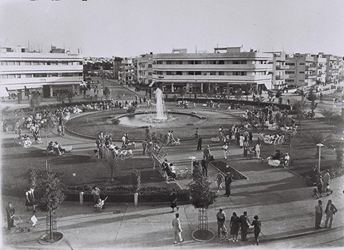 כיכר דיזנגוף, שנת 1938. לא רואים מכוניות (תמונה: לע&quot;מ)