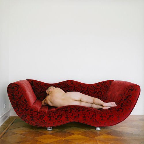 "איש על ספה", דניאל צאל, הדפסת דיו, 2011