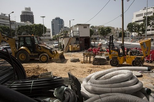 העבודות בכיכר דיזנגוף (צילום: אלי אטיאס)