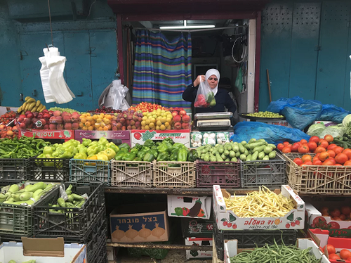 השוק העממי, רחוב סאלח א-דין. צילום: מרב סריג