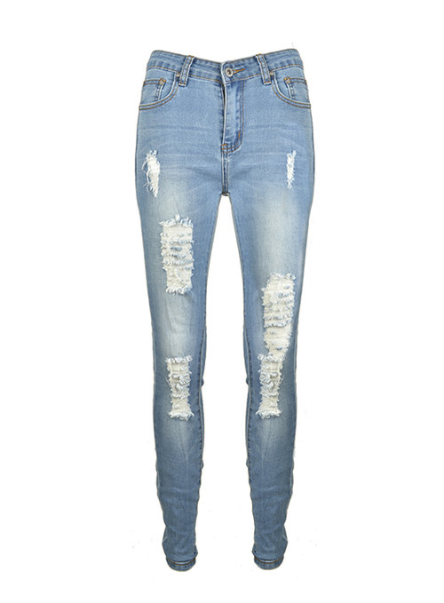 ג'ינס עם קרעים. צילום: יח"צ
