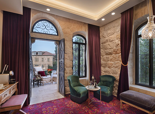 הסוויטה במלון בראון בירושלים. צילום: אסף פינצ'וק