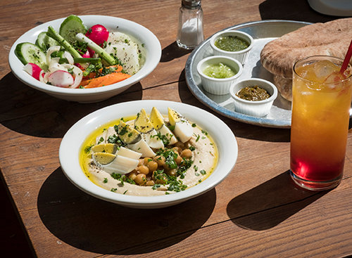מבסוטים ממבסוטה. צילום: אנטולי מיכאלו מבסוטים ממבסוטה. צילום: אנטולי מיכאלו