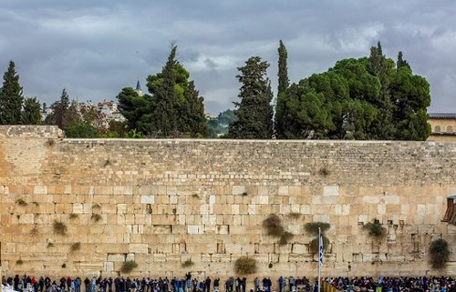 כמעט כמו הדירה שלנו. הכותל המערבי (צילום: שאטרסטוק) כמעט כמו הדירה שלנו. הכותל המערבי (צילום: שאטרסטוק)
