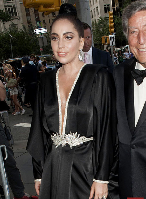 ליידי גאגא לובשת אלון ליבנה. צילום: יח"צ