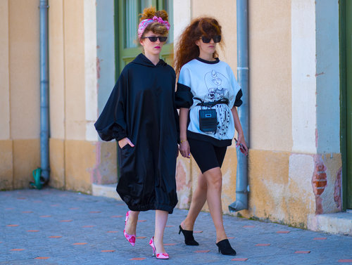 דניאלה ואלונה צור בשבוע האופנה 2018. צילום: אסף ליברפרוינד