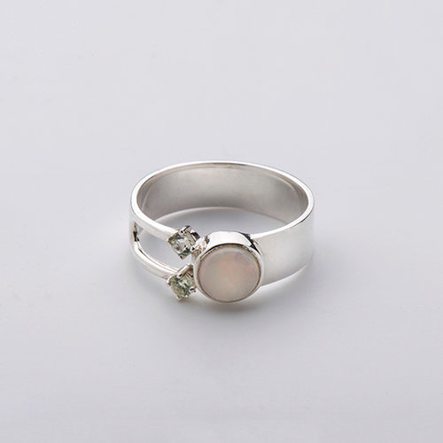 טבעת של בורן פרום רוק, 640 ש"ח. צילום: איליה מלניקוב