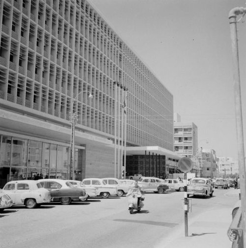 מלון דן תל אביב, 1964. צילום: Van Der Poll ל- PikiWiki - Israel free image collection project